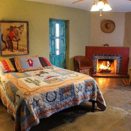 Hotel Rancho de la Osa Guest Ranch à Sasabe Extérieur photo