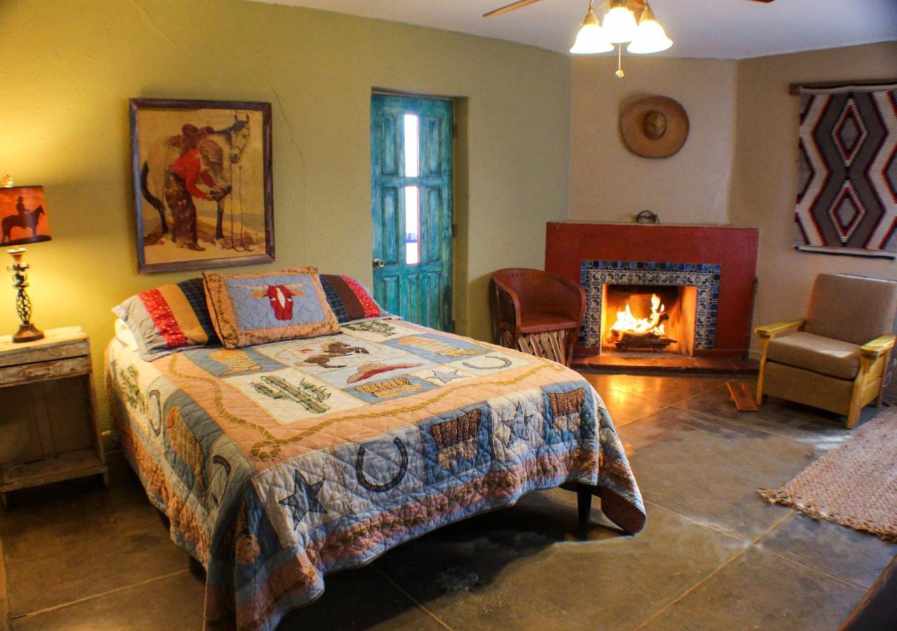 Hotel Rancho de la Osa Guest Ranch à Sasabe Extérieur photo